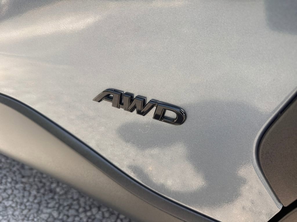 Used 2024 Toyota Corolla Cross SE image 18