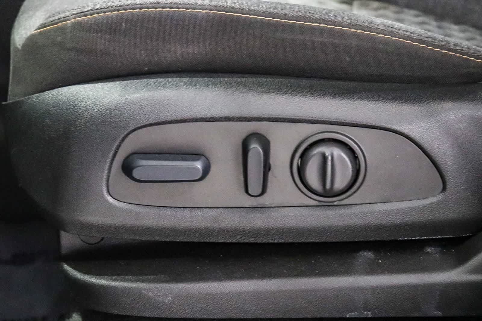 Used 2023 Chevrolet Equinox LT FWD image 20