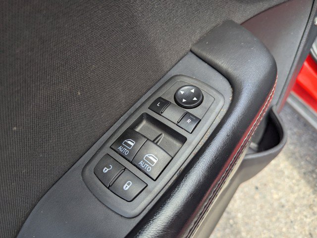 Used 2015 Dodge Challenger R/T w/ Quick Order Package 28B R/T RWD image 9