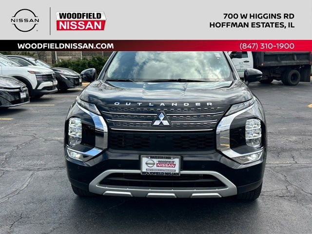 Used 2024 Mitsubishi Outlander SE image 2