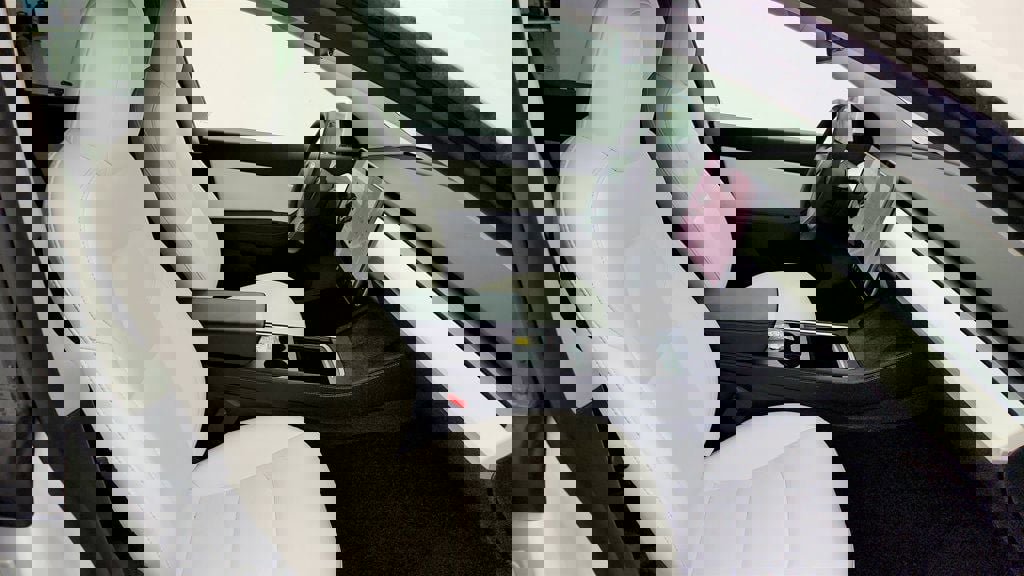 Used 2021 Tesla Model Y Long Range image 30