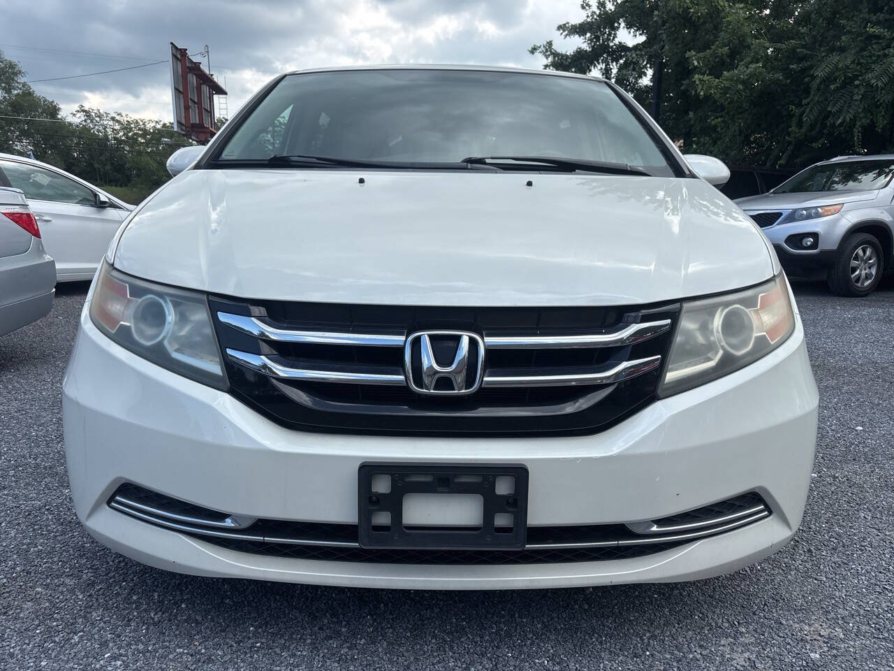 Used 2016 Honda Odyssey SE image 2