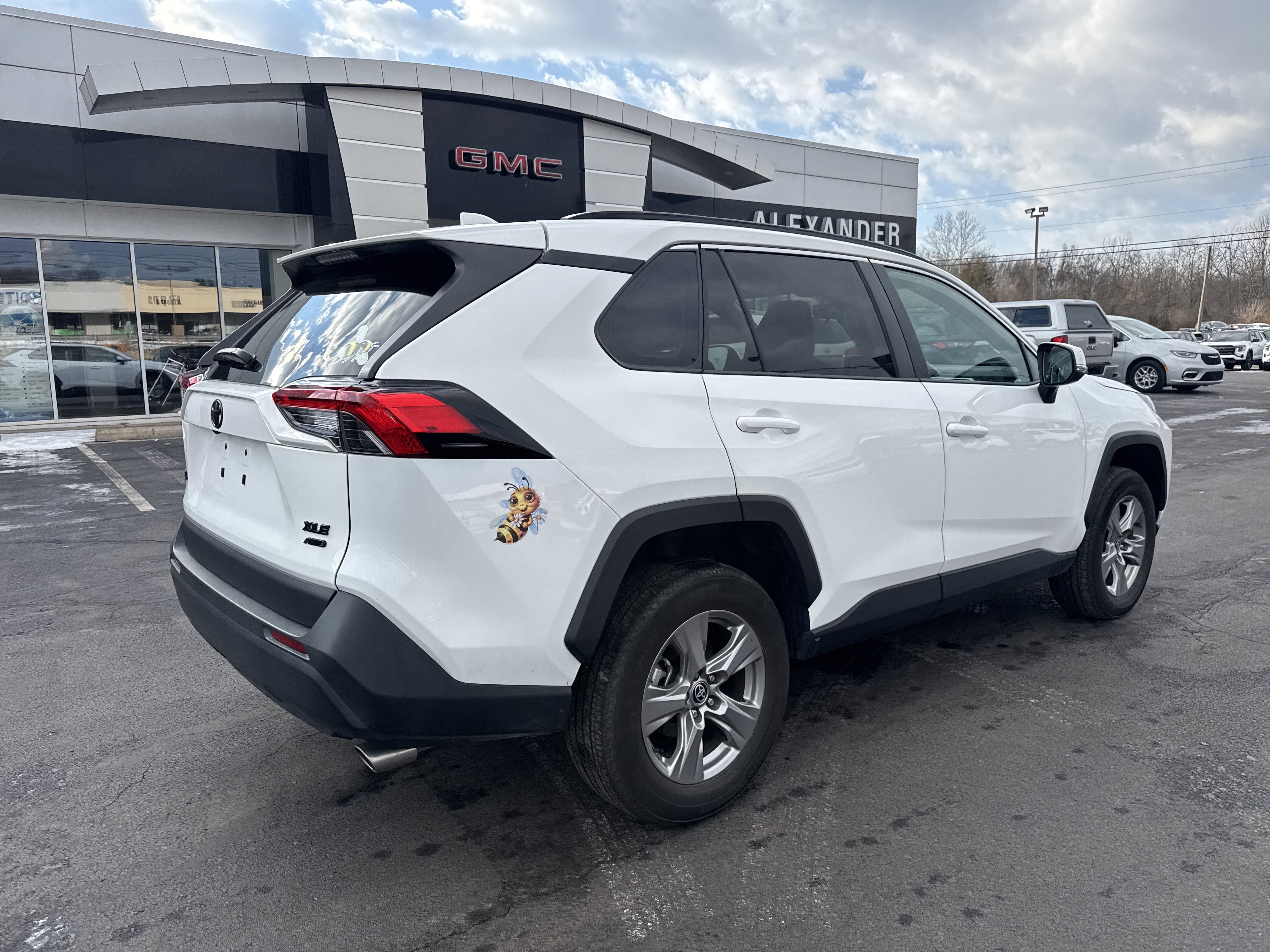 Used 2023 Toyota RAV4 XLE video 3