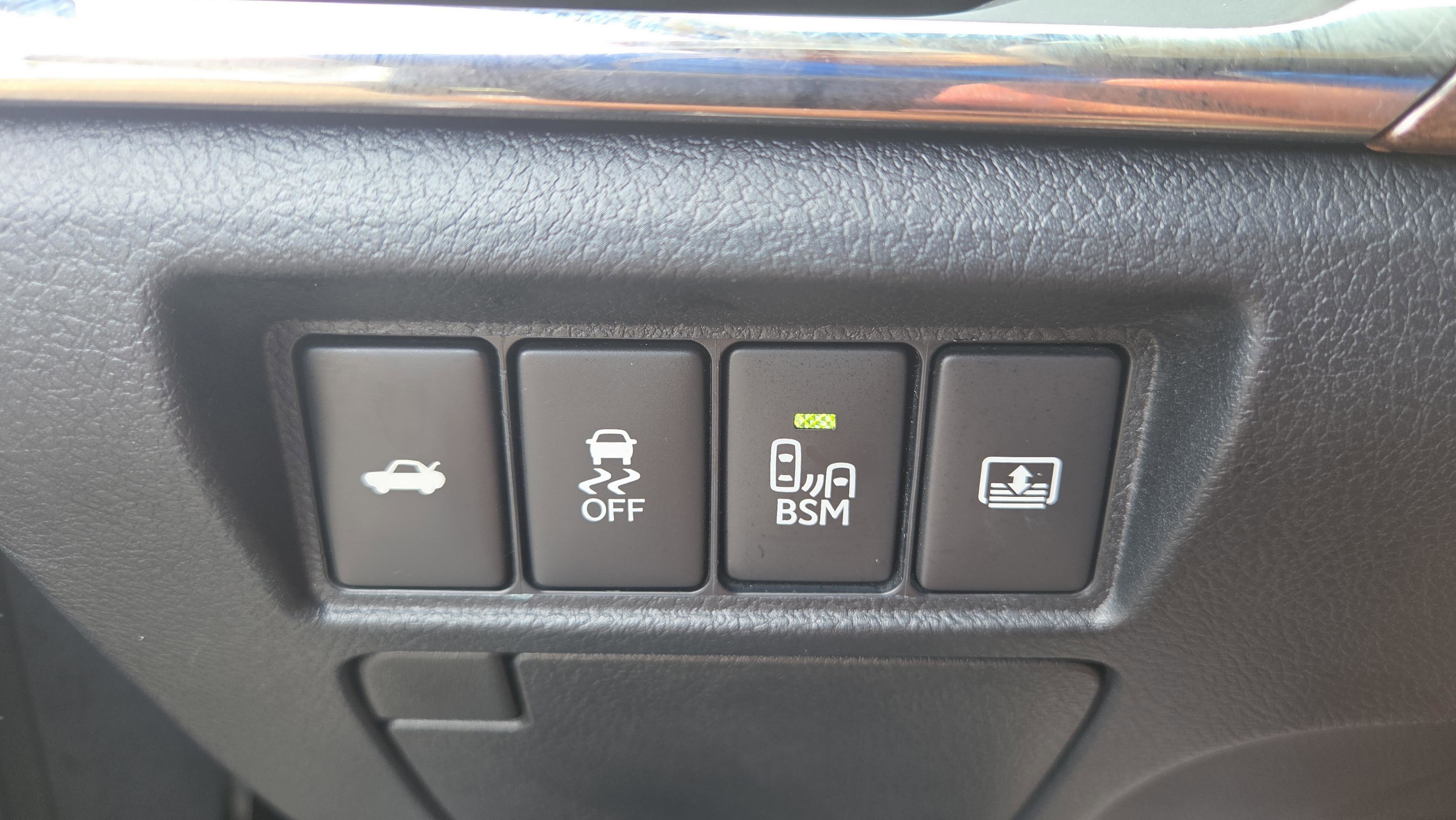 Used 2014 Toyota Avalon Limited image 37