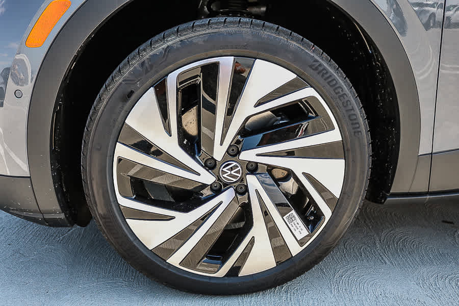 New 2025 Volkswagen ID.4 Pro S Plus AWD/4WD image 12