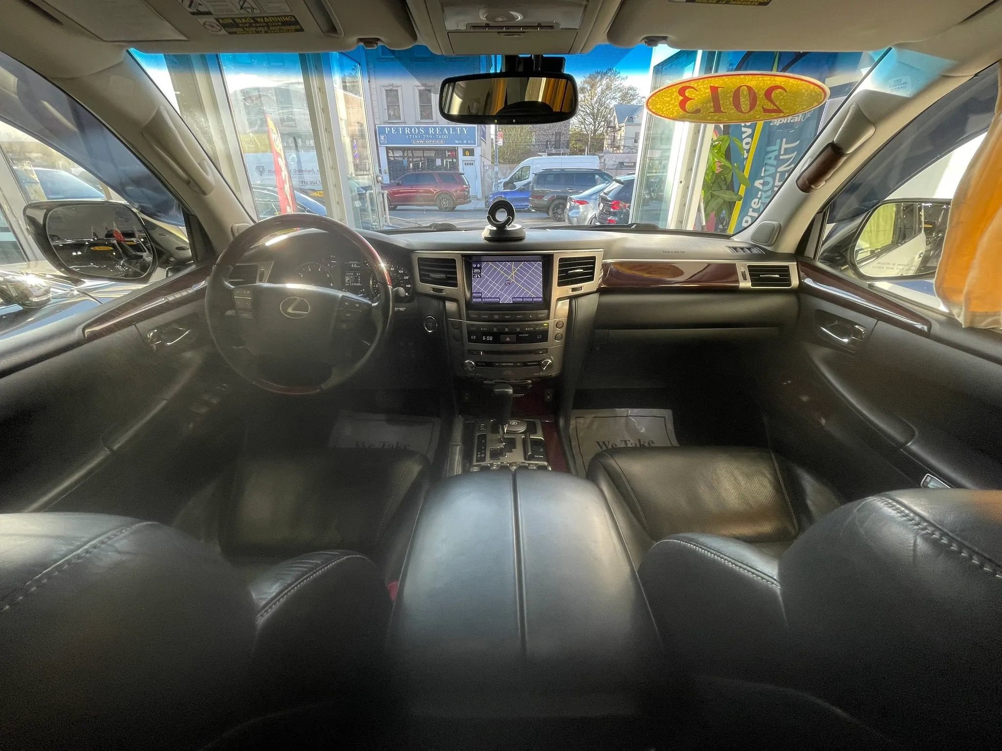 Used 2013 Lexus LX 570 4WD w/ Luxury Pkg image 24