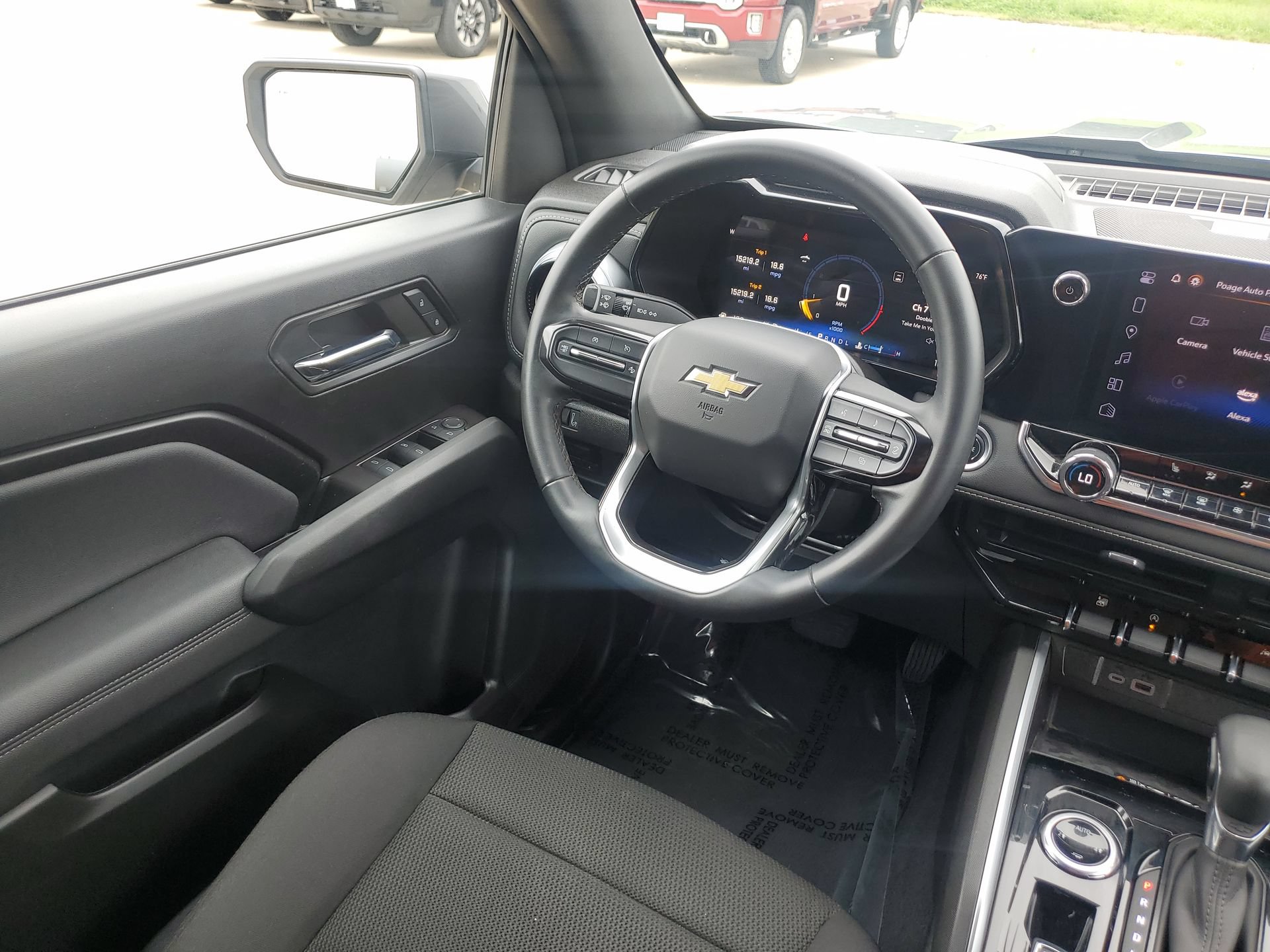 Used 2024 Chevrolet Colorado LT w/ LT Convenience Package II AWD/4WD image 17