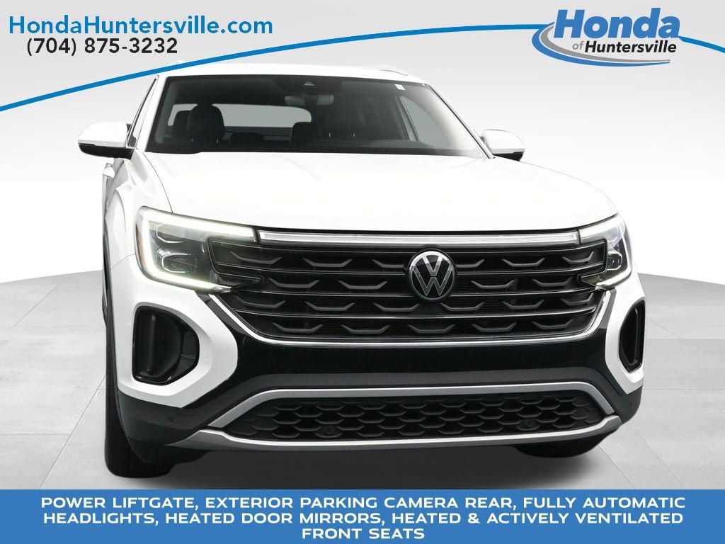 Used 2025 Volkswagen Atlas Cross Sport SE FWD image 2