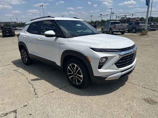 Used 2024 Chevrolet TrailBlazer LT w/ LT Cold Weather Package FWD image 12