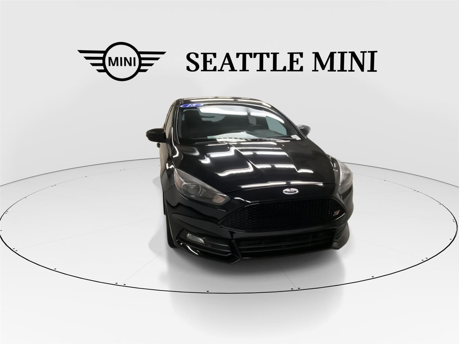 Used 2018 Ford Focus ST w/ Equipment Group 402A FWD image 3