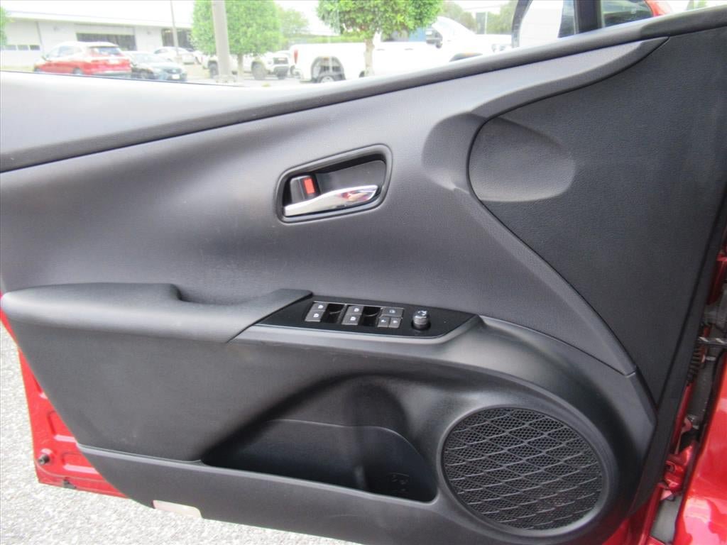 Used 2017 Toyota Prius Four w/ Advanced Technology Package FWD image 17