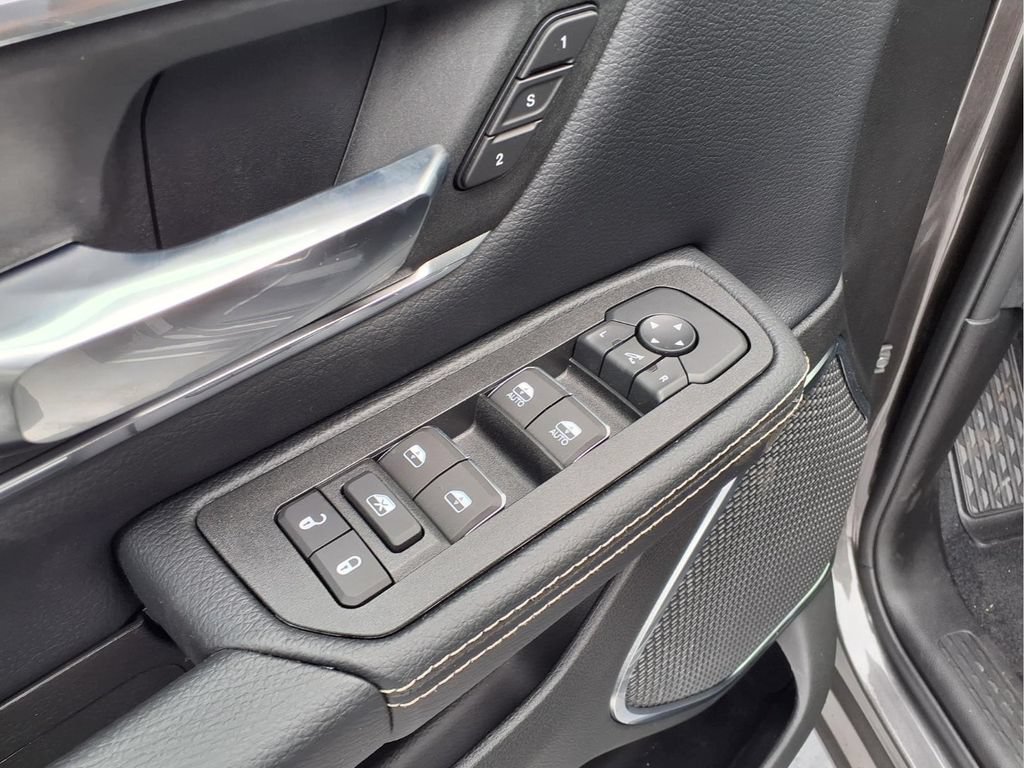 New 2026 RAM 1500 Laramie w/ Night Edition AWD/4WD image 10