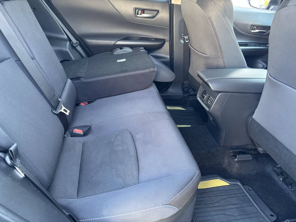 Used 2022 Toyota Venza LE AWD/4WD image 28