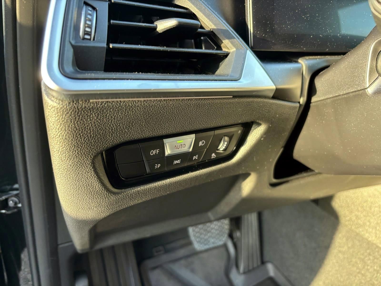 Used 2023 BMW 330i xDrive Sedan w/ Premium Package AWD/4WD image 14