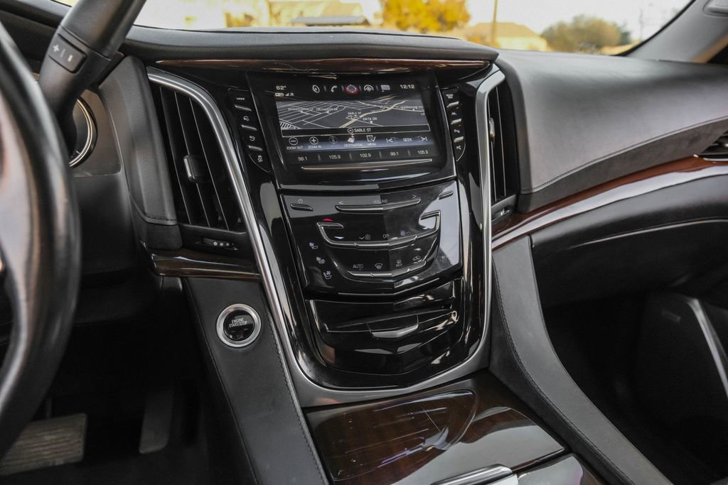 Used 2020 Cadillac Escalade ESV Luxury w/ Escalade Sport Edition image 22