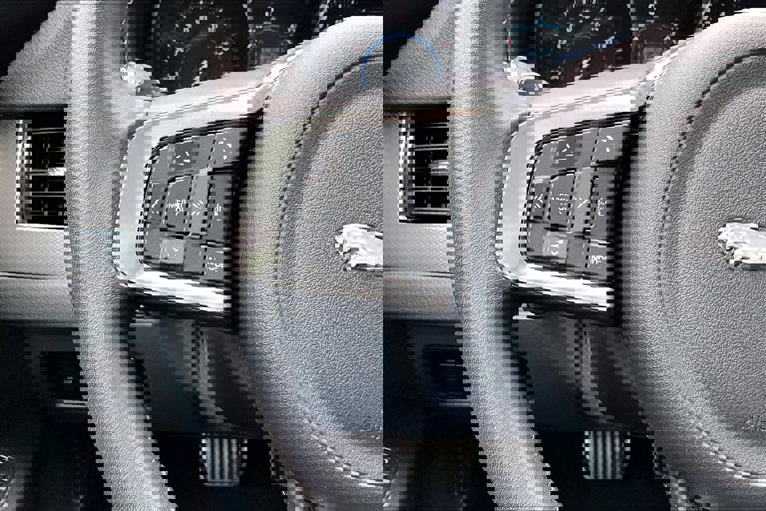 Used 2019 Jaguar XF Prestige image 23