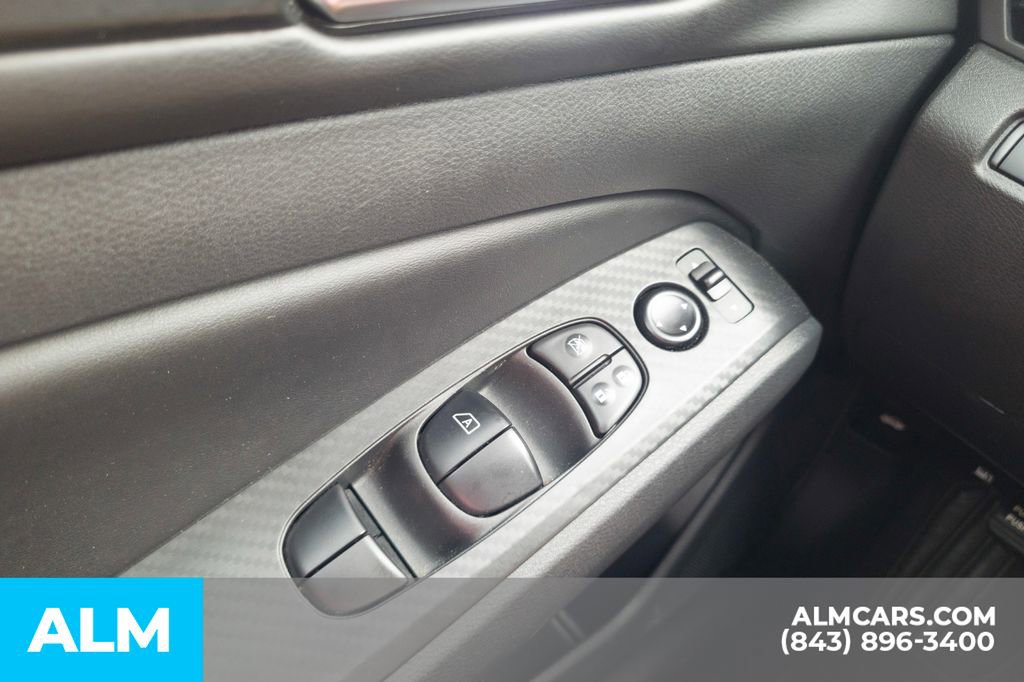 Used 2025 Nissan Altima 2.5 SV FWD image 34