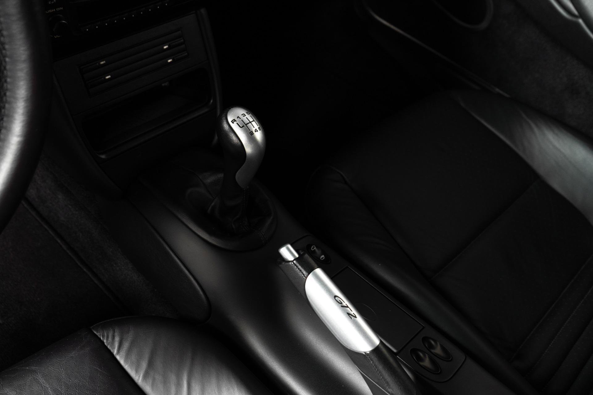 Used 2004 Porsche 911 GT2 RWD image 21