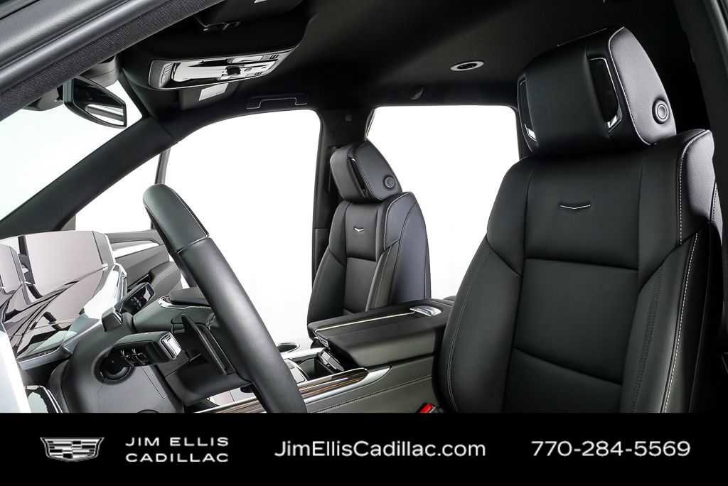 Used 2025 Cadillac Escalade Luxury image 5