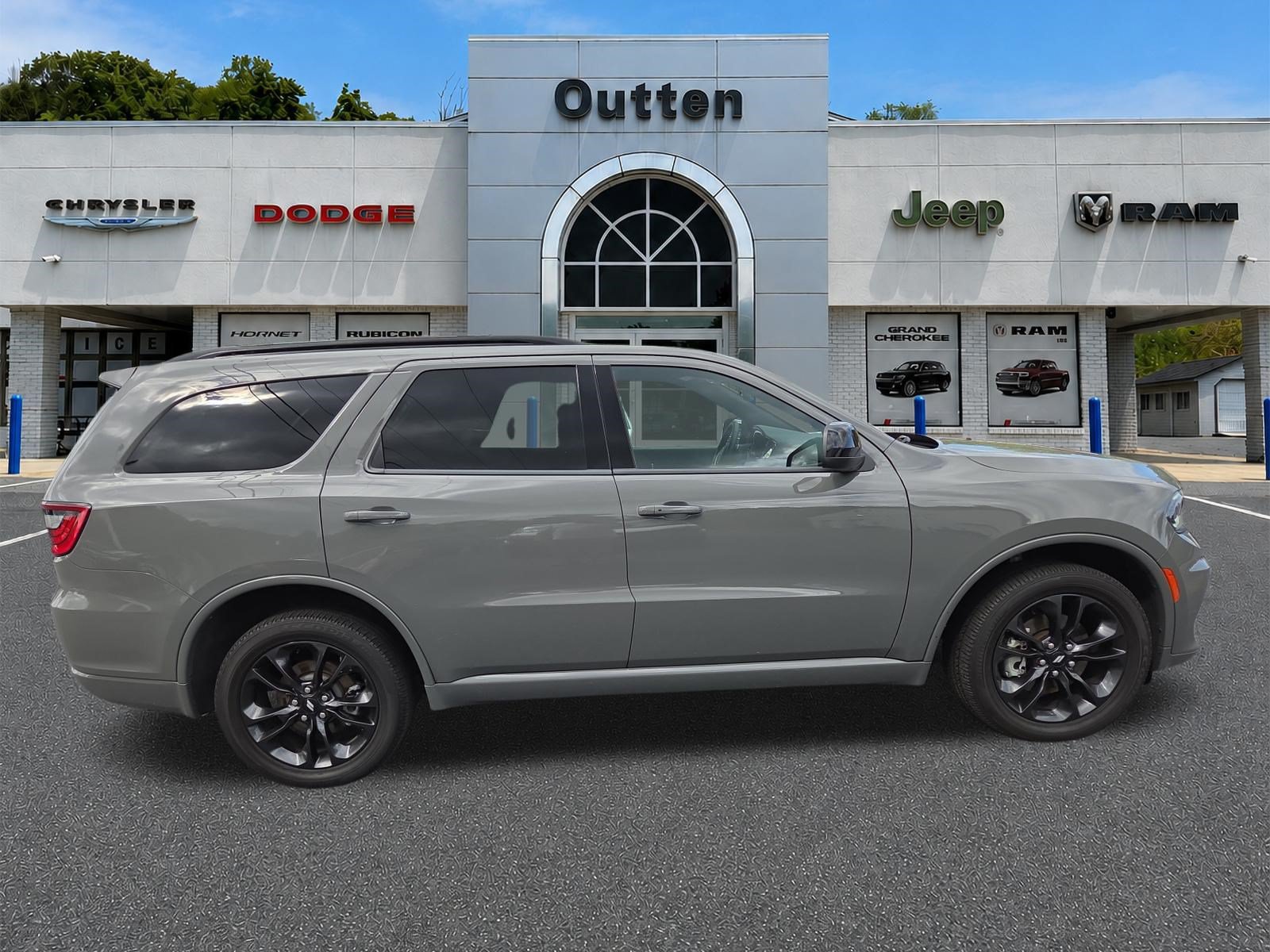 Certified 2025 Dodge Durango GT w/ Blacktop Package AWD/4WD image 2