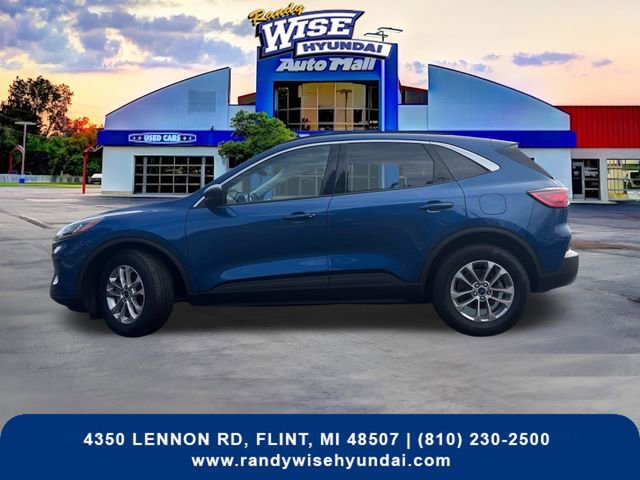 Used 2022 Ford Escape SE w/ Cold Weather Package image 3