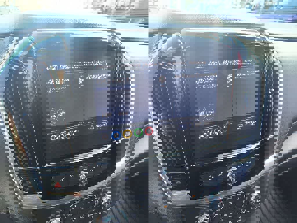 Used 2023 Chevrolet Traverse LT w/ Rear Camera Mirror Package image 16