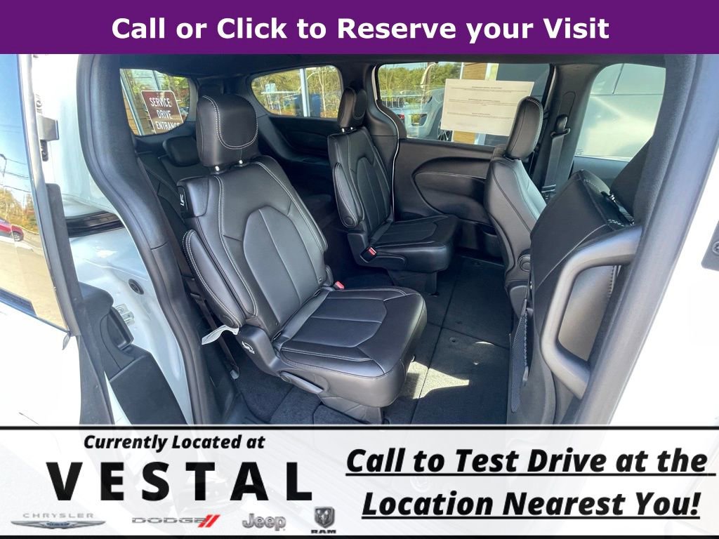New 2026 Chrysler Pacifica Select image 16