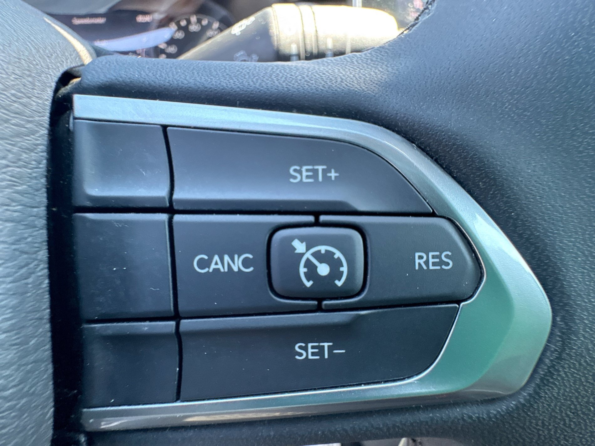 Used 2024 Jeep Compass Latitude AWD/4WD image 24