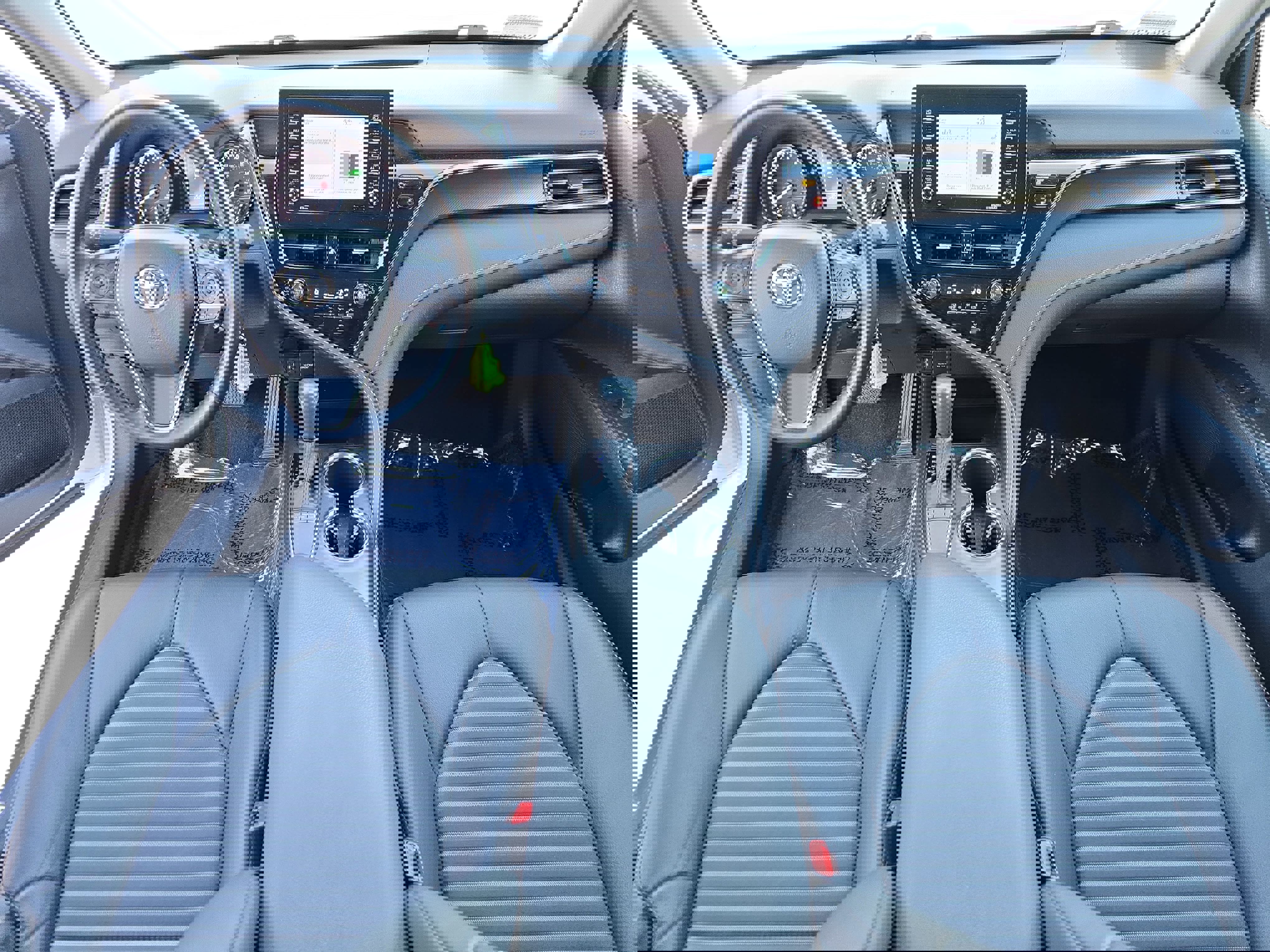 Used 2024 Toyota Camry SE image 9