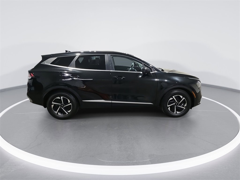 Used 2024 Kia Sportage LX image 9