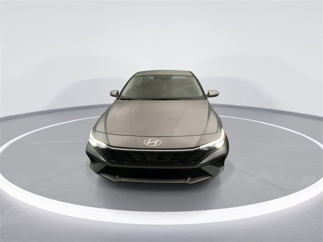 Certified 2025 Hyundai Elantra SE w/ Cargo Package image 7