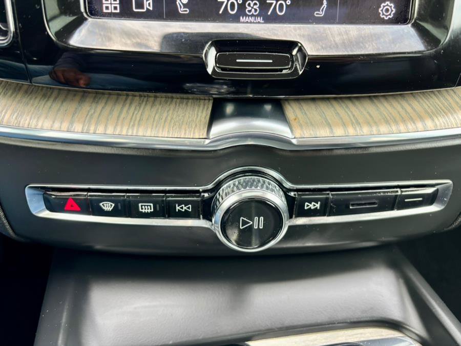 Used 2022 Volvo XC60 B5 Inscription w/ Climate Package AWD/4WD image 22