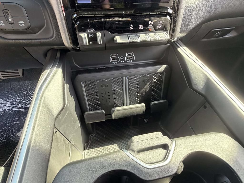 New 2026 RAM 2500 Big Horn AWD/4WD image 20