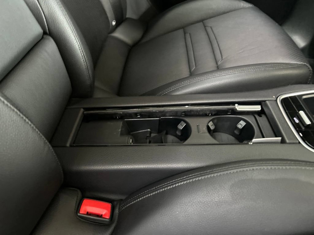 Used 2019 Porsche Panamera 4 AWD/4WD image 30
