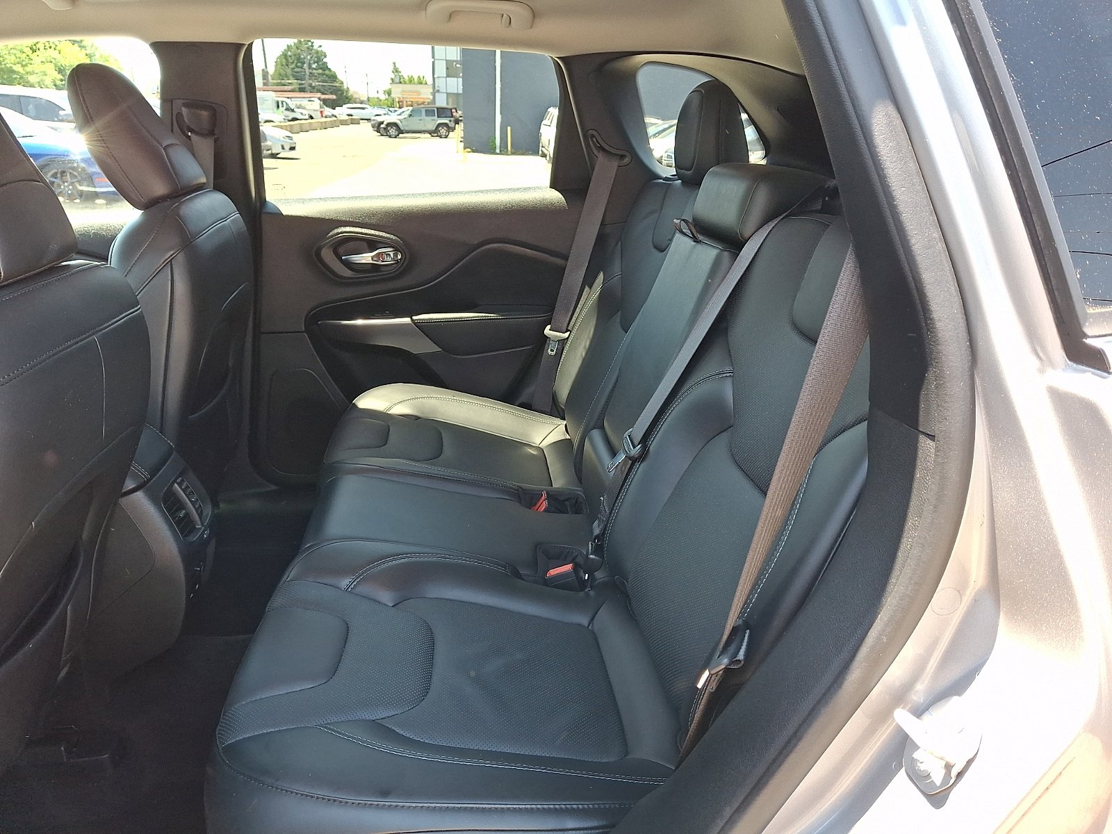 Used 2020 Jeep Cherokee Limited AWD/4WD image 10