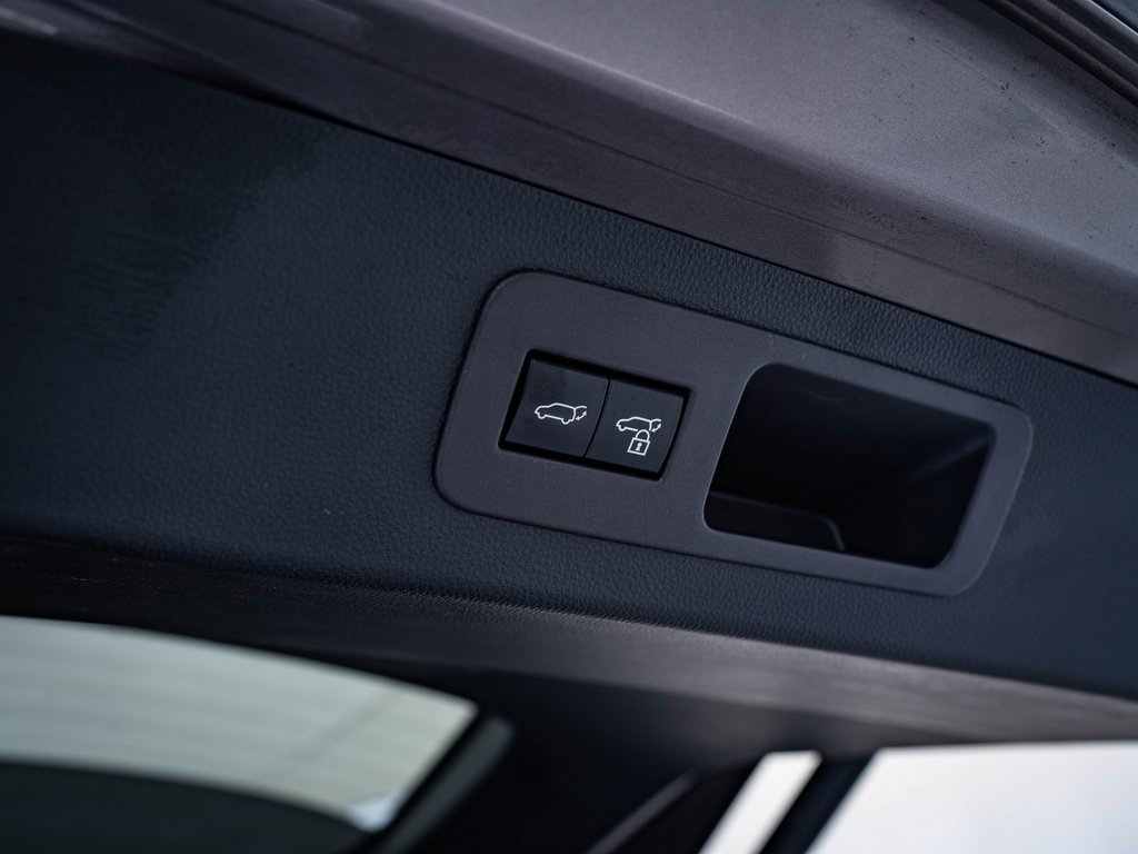 Used 2022 Lexus LX 600 F Sport image 39