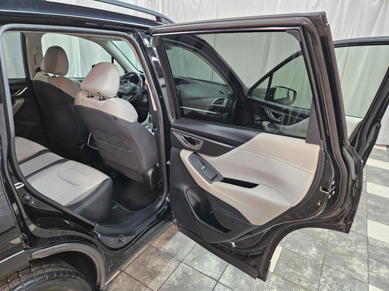 Used 2019 Subaru Forester Premium AWD/4WD image 12