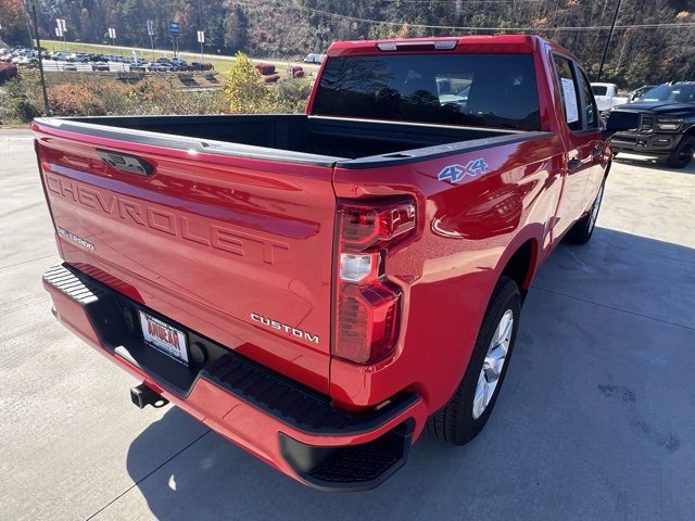Used 2025 Chevrolet Silverado 1500 Custom image 3