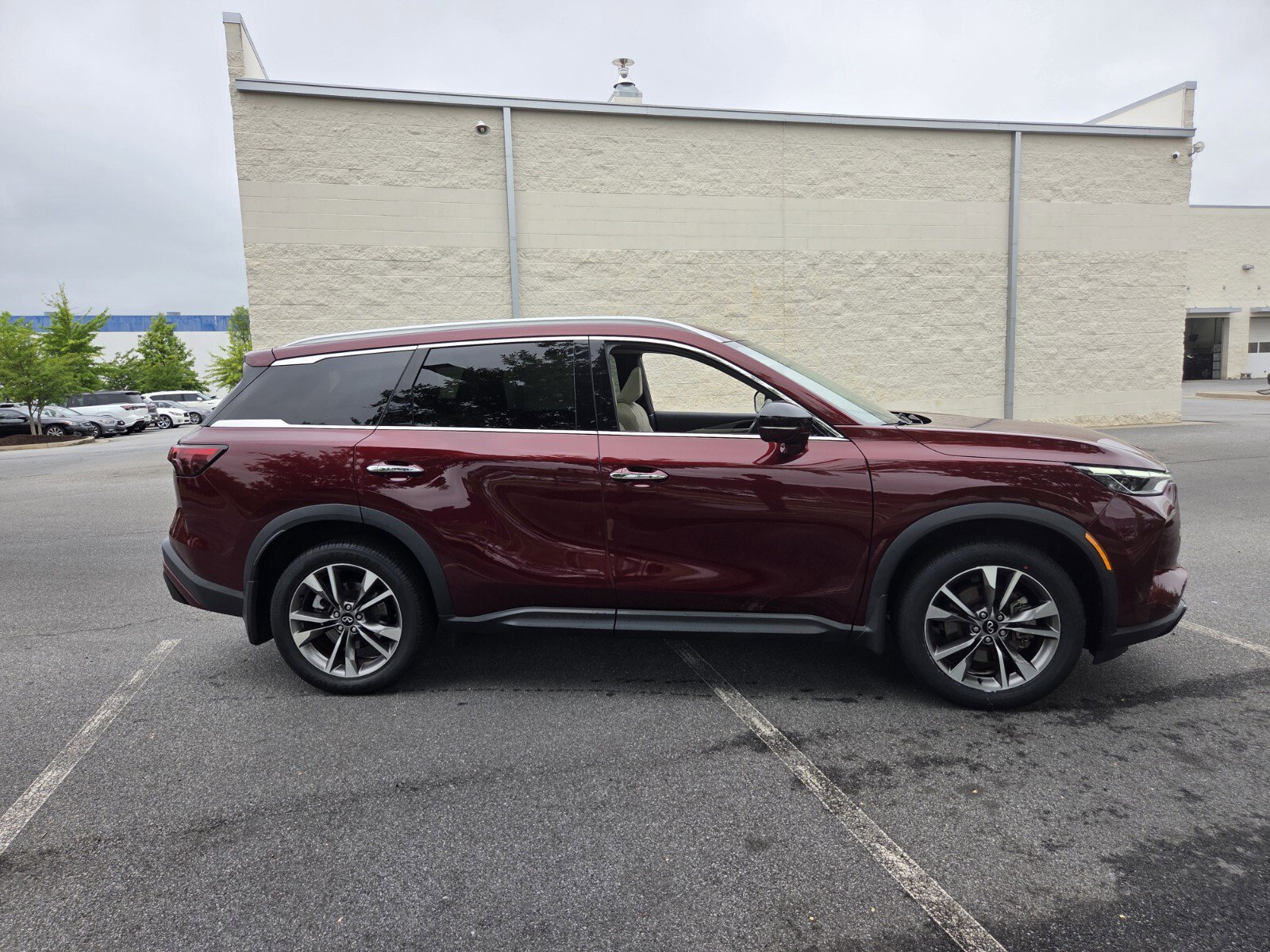 Used 2023 INFINITI QX60 Luxe w/ Cargo Package AWD/4WD image 5