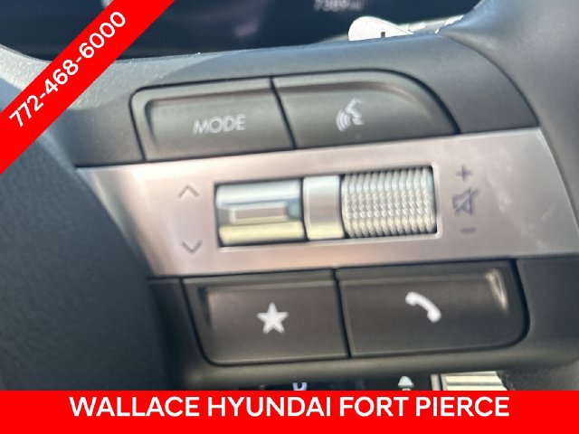 Used 2025 Hyundai Kona Limited FWD image 29