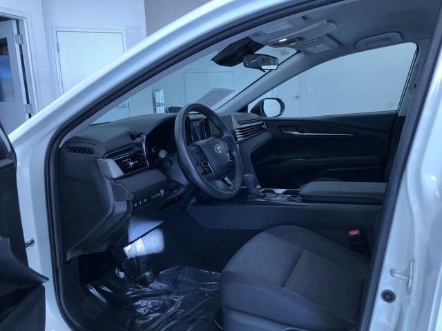 Used 2025 Toyota Camry LE image 11