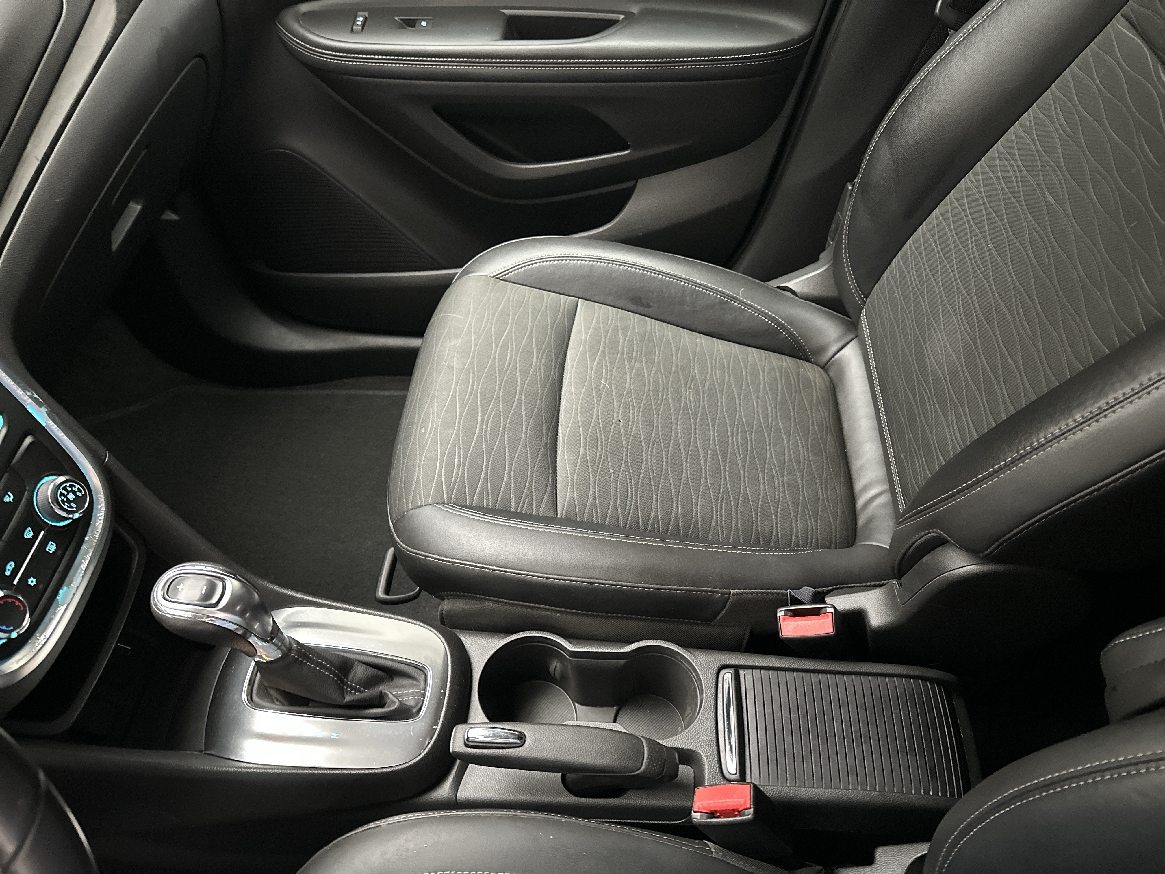 Used 2016 Buick Encore FWD image 32