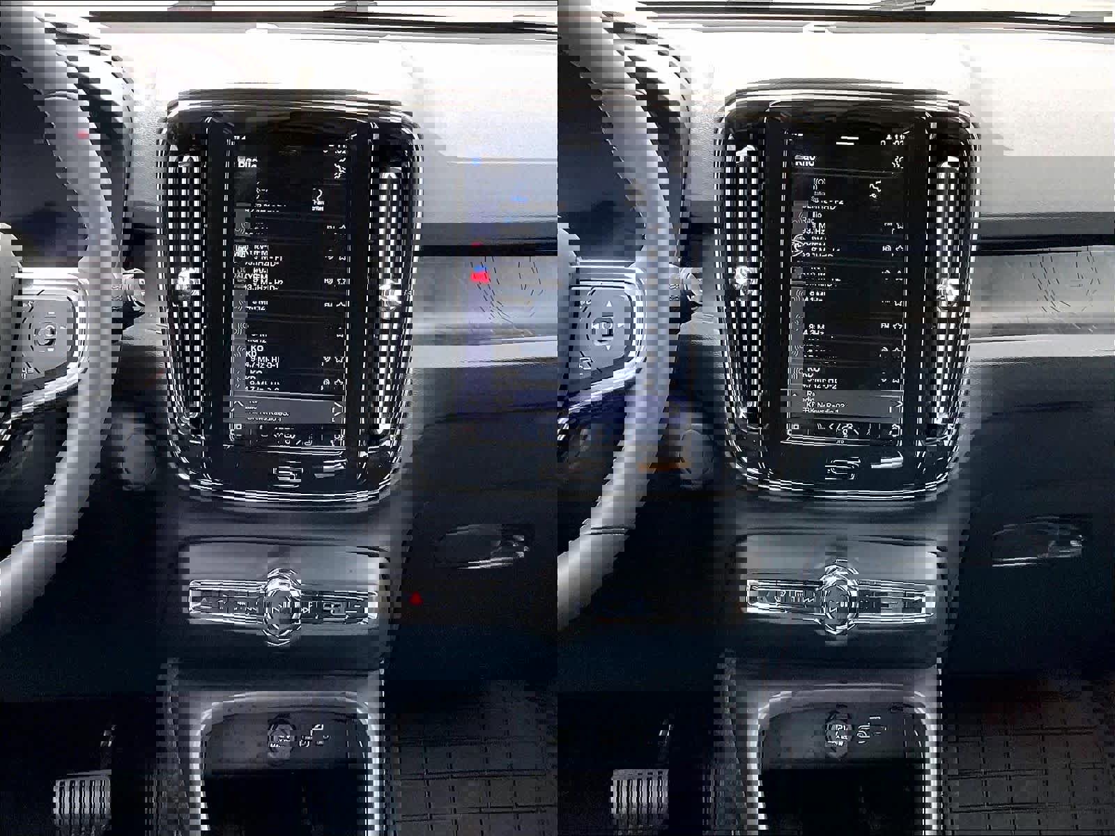 Used 2023 Volvo XC40 Recharge Core w/ Protection Package Premier image 9