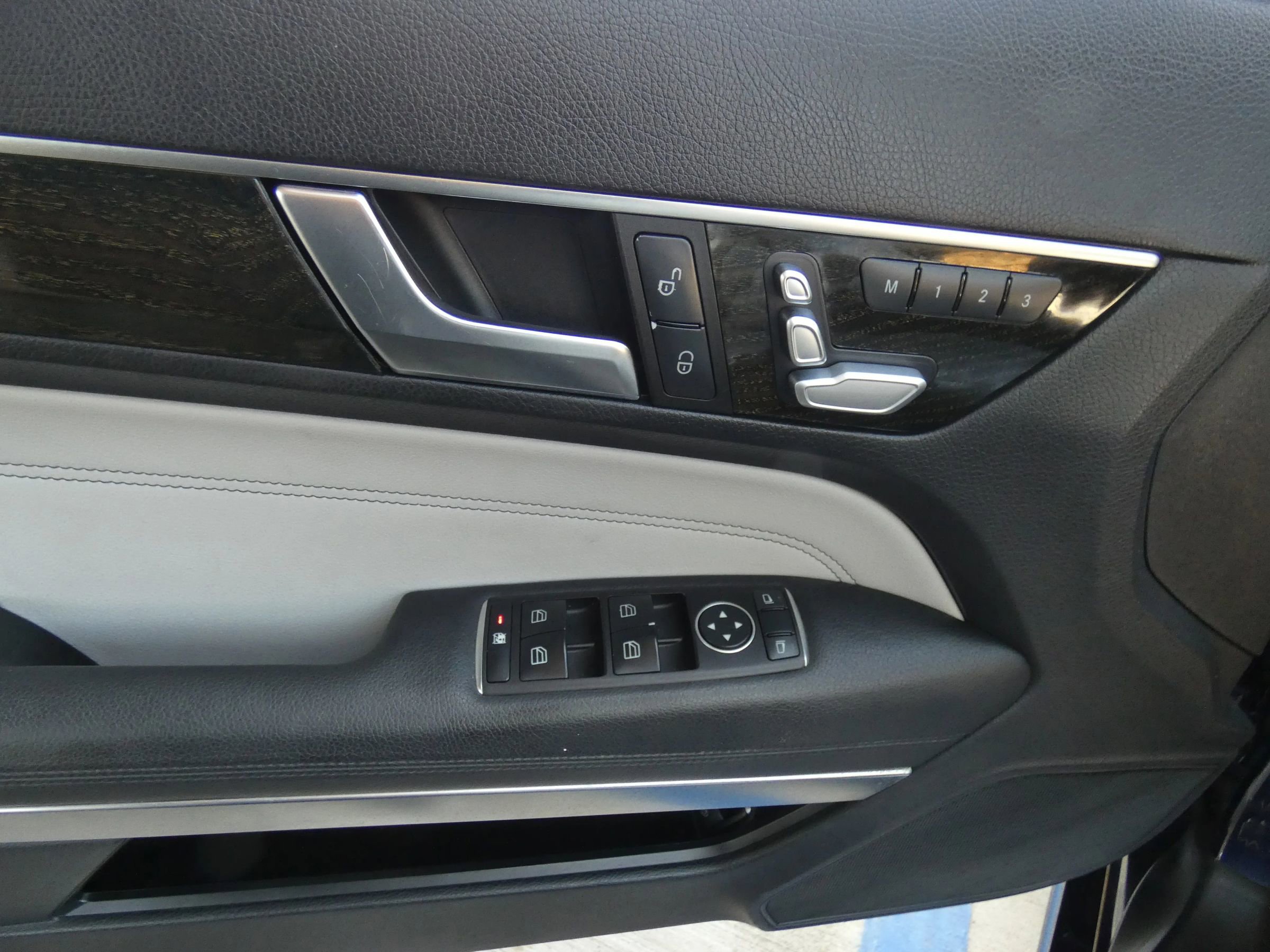 Used 2014 Mercedes-Benz E 350 Cabriolet w/ Premium 1 Package image 47