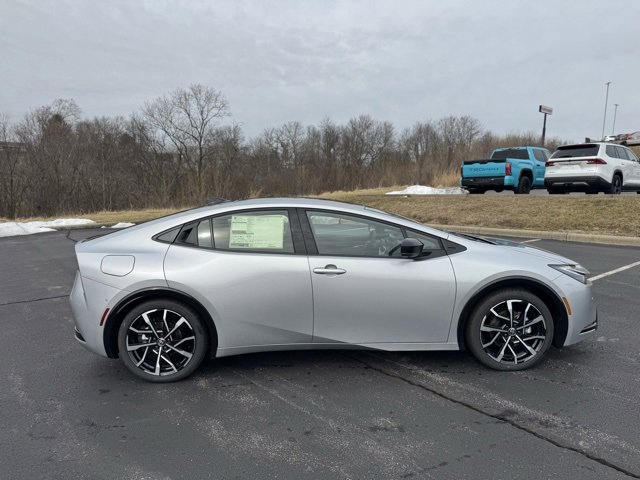 New 2026 Toyota Prius Plug-In Hybrid image 2