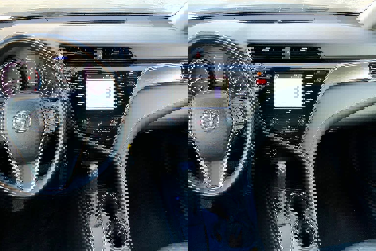 Used 2020 Toyota Camry SE image 7