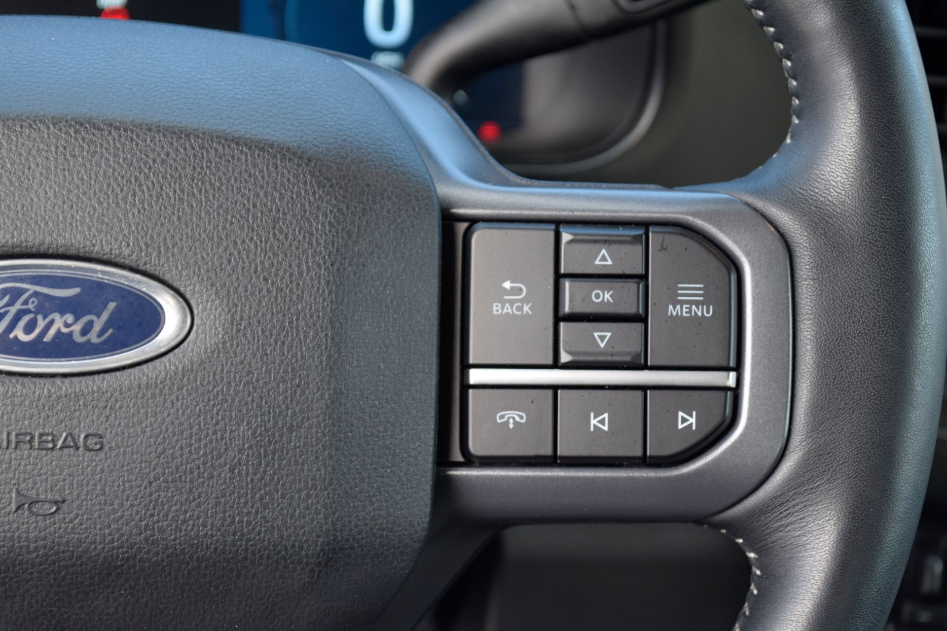 Used 2024 Ford F250 Lariat w/ Black Appearance Package AWD/4WD image 7