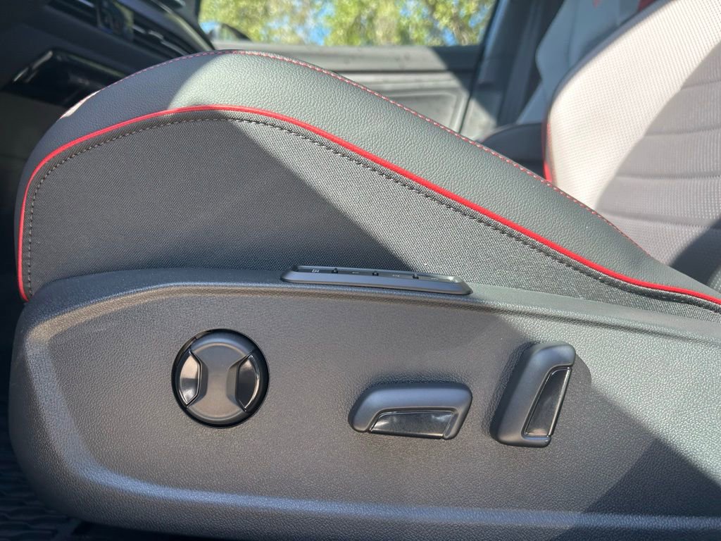 New 2025 Volkswagen GTI SE image 51