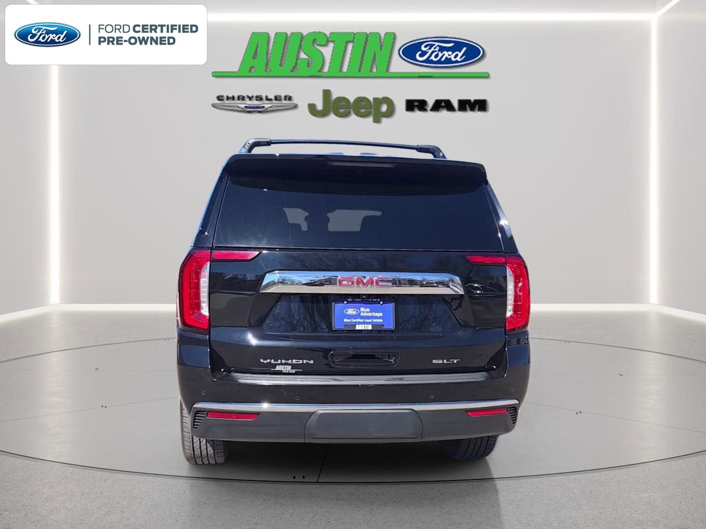 Used 2023 GMC Yukon XL SLT AWD/4WD image 4