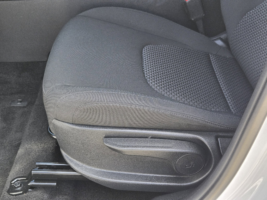 New 2026 Kia Sportage LX image 17